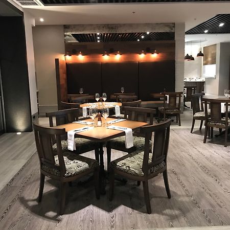 Krystal Grand Suites Insurgentes Mexico City Exterior photo The interior of the restaurant