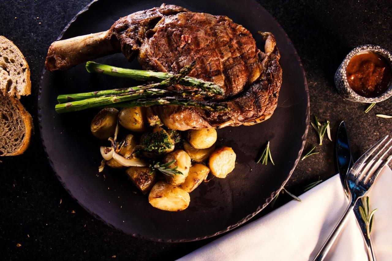Krystal Grand Suites Insurgentes Mexico City Exterior photo A steak with gnocchi and asparagus