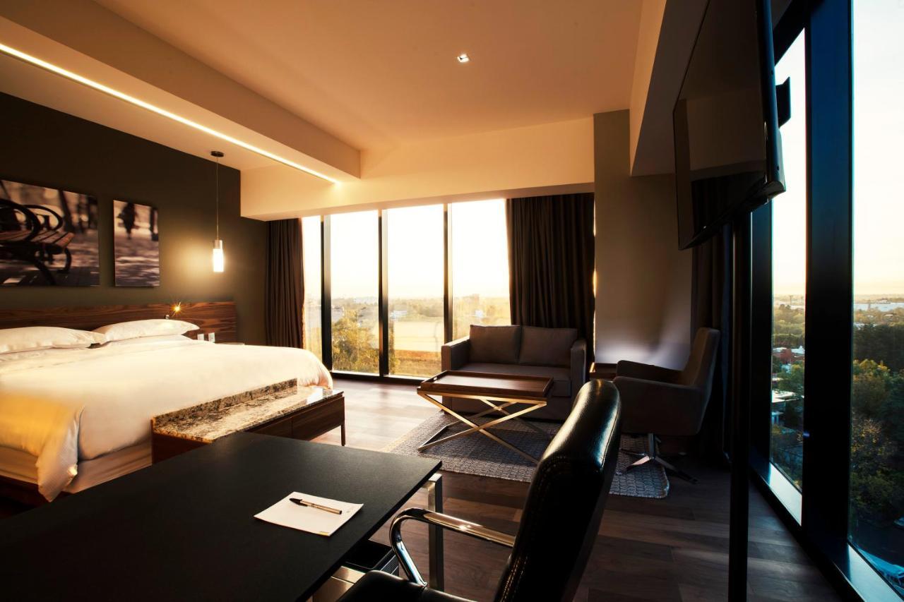 Krystal Grand Suites Insurgentes Mexico City Exterior photo A room at the hotel