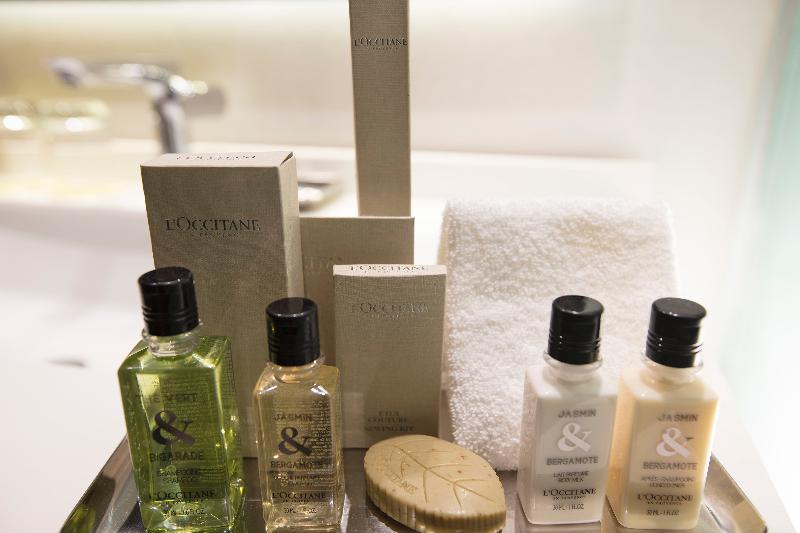 Krystal Grand Suites Insurgentes Mexico City Exterior photo L'Occitane products