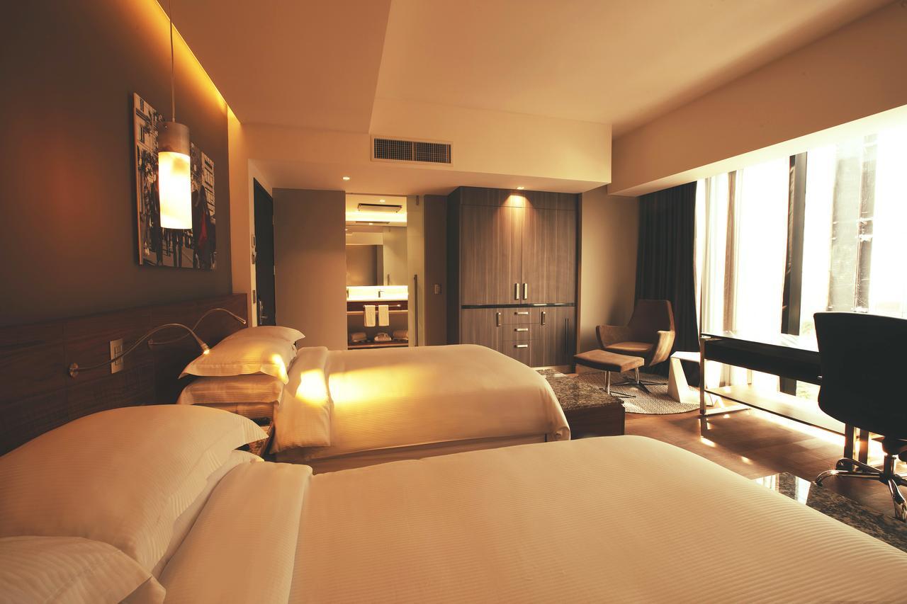 Krystal Grand Suites Insurgentes Mexico City Exterior photo Deluxe Room